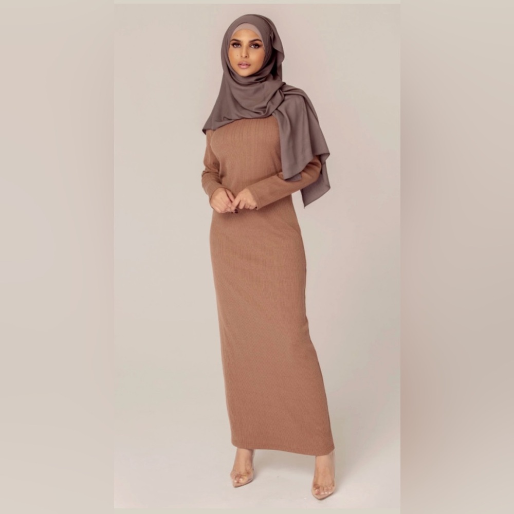 NWT Veiled collection Ribbed maxi dress latte light weight sweater material XS